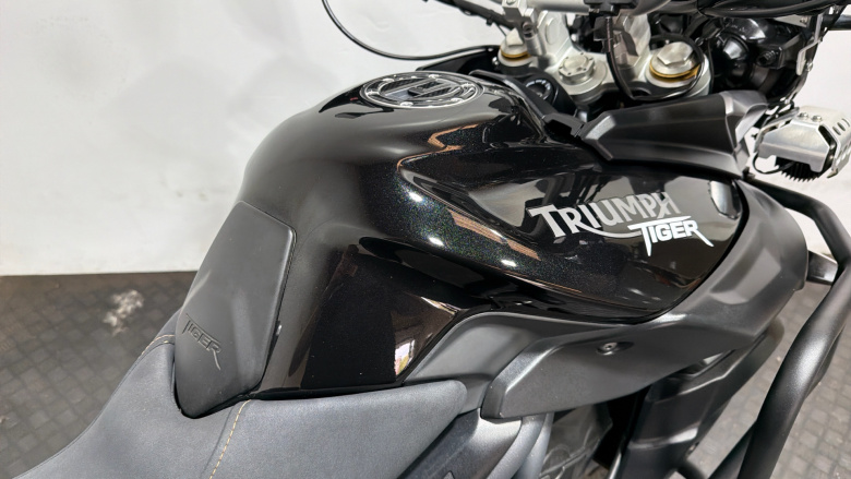 Triumph Tiger 800 (12MY)